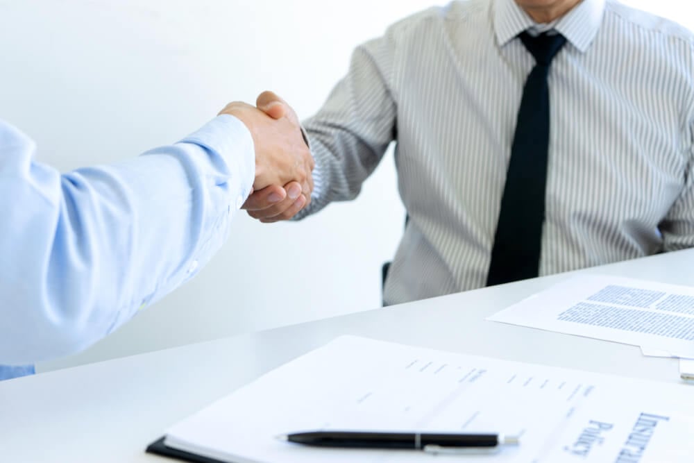 atendimento de profissional ao cliente