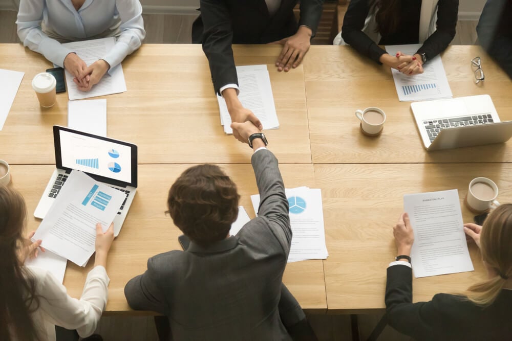 equipe empresarial de análise de resultados