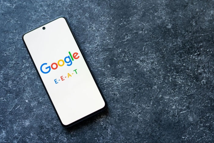 diferença entre o google eeat e o google eat